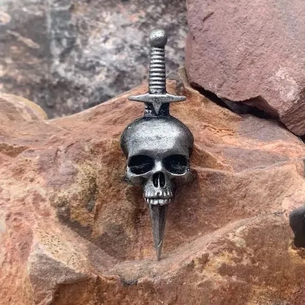 💀Buy 2 Get Free Shipping - 🔥Vintage Gothic Skull Brooch,,